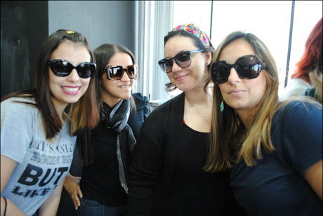 Blogueiras caiçaras posando para fotos
