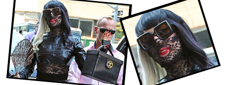 Lady Gaga e seu visual diferente chamaram a atenção em Nova York Lady Gaga nas ruas de Nova York