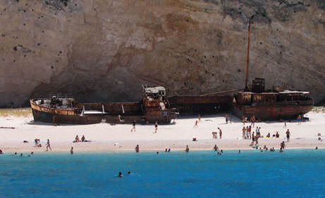 destinos-paradisiacos-navagio-beach-navio